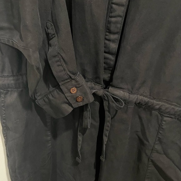 Ten Tree Active Outdoor Athleisure Bohemian Timeless Black Button-Up Jumpsuit - Picture 3 of 15